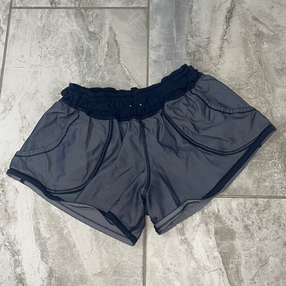 Lululemon shorts size 6